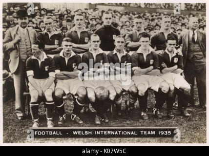 Welsh International FC Fußball-Team 1935. Hintere Reihe: John Lawrence, John Richards, Phillips. Vordere Reihe: Murphy, Robbins, Griffiths (Kapitän), Jones, Glover, Jones. Datum: 1935 Stockfoto