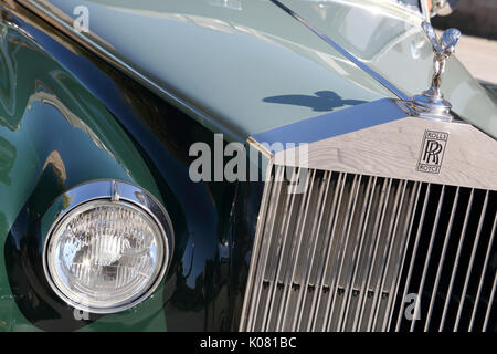 Pontevedra, Spanien - 12. August 2017 Rolls Royce geflügelten Emblem, der Geist der ectstasy Stockfoto