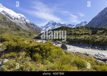 Suspension Bridge auf der Hooker Valley Track. Stockfoto