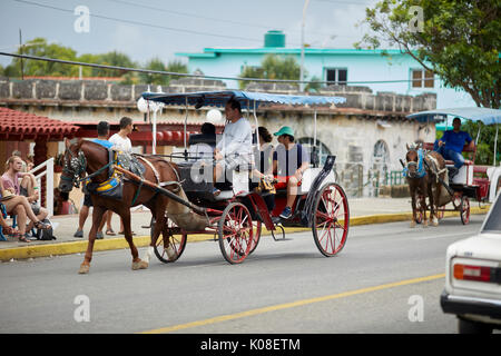 Kubanische lokale Kutsche Taxi her Touristen in Varadero Kuba eine karibische Insel Nation unter kommunistischer Herrschaft, Stockfoto