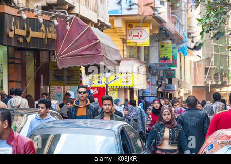 Ägyptische Volk auf den Straßen von Alexandria, Ägypten Stockfoto