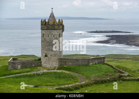 Doonagore Castle, in der Nähe von Doolin, Munster, Co.Clare, Irland, Europa. Stockfoto