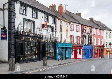 Straße mit Geschäften. Kilkenny, Co Tipperary, Munster, Irland, Europa Stockfoto