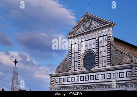 Fassade der Kirche Santa Maria Novella in Florenz, Italien Stockfoto