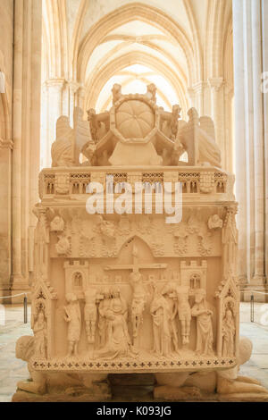 Das Grab von Inês de Castro im Kloster von Alcobaca Stockfoto