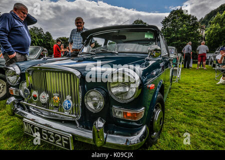 Wales August 2017. North Wales Car Club Car Show im Freien. Klassiker aus Europa, Amerika und Großbritannien. HDR-Autos mit gestochen scharfen Details erfasst. Stockfoto