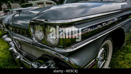 Wales August 2017. North Wales Car Club Car Show im Freien. Klassiker aus Europa, Amerika und Großbritannien. HDR-Autos mit gestochen scharfen Details erfasst. Stockfoto