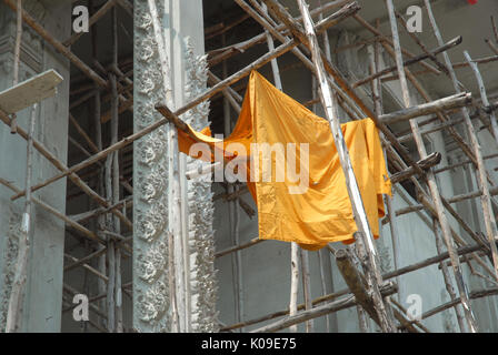 Reparaturarbeiten an den Tempel, Wat Thip Santiwan, Udon Thani, Thailand. Stockfoto