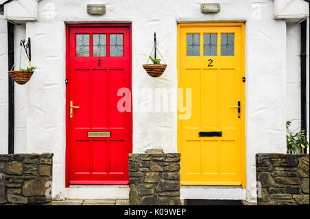 Bunten Türen in Kinsale, Irland Stockfoto