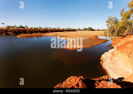 Rocky Pool einen Abschnitt der Gascoyne River, die nie trocken wird, Gascoyne, Western Australia Stockfoto