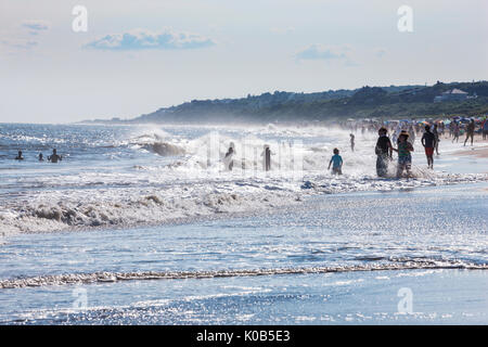 Menschen am Strand von Montauk, Long Island Stockfoto