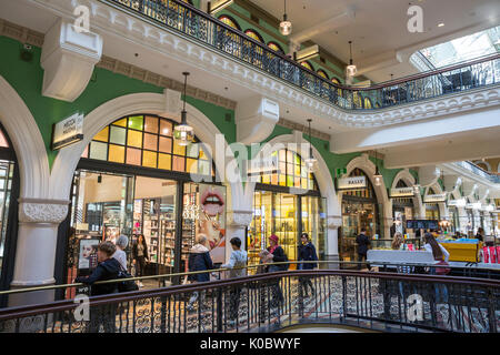 Geschäfte und Läden im 19. Jahrhundert das Queen Victoria Building in der George Street, Sydney, New South Wales, Australien Stockfoto