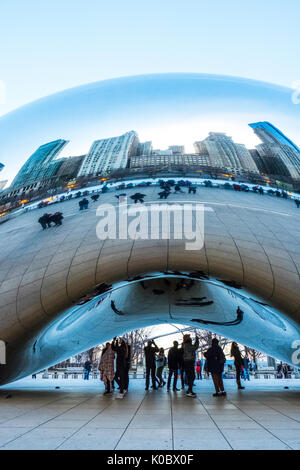 Cloudgate Skulptur/Bean (Anish Kapoor), Millennium Park, Chicago, Illinois, USA Stockfoto