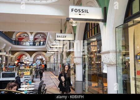 Geschäfte und Läden im 19. Jahrhundert das Queen Victoria Building in der George Street, Sydney, New South Wales, Australien Stockfoto