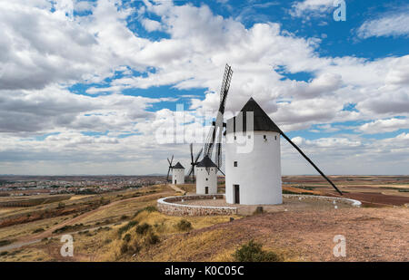 Windmühlen in Alcazar De San Juan. Castilla La Mancha, Spanien. Stockfoto