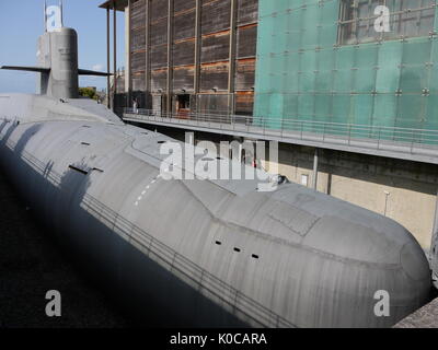 Le Redoutable, ersten französischen Atom-U-Boot mit ballistischen Raketen und Raketenwerfer ist jetzt offen für Besuche im Cité de la Mer in Cherbourg, Frankreich Stockfoto