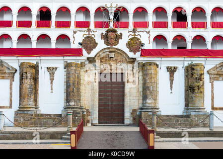 Eintritt in die Kirche Unserer Lieben Frau von Granada, Llerena, Extremadura, Spanien Stockfoto