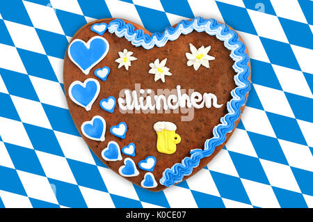 Oktoberfest Lebkuchenherz mit bayerischen weiß Blaue Flagge Stockfoto