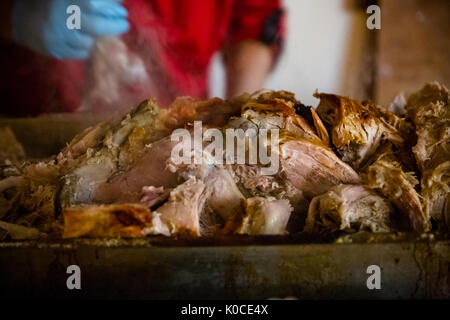 Hog Roast bei einer Hochzeit Abend Party Stockfoto