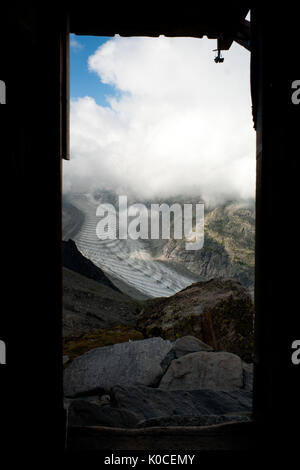 Blick aus der Tür des charpoua Hütte am Mer de Glace Gletscher. Massif du Mont Blanc, haute-Savoie, Frankreich in Westeuropa. Stockfoto