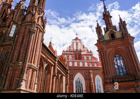 St. Anna Kirche und den Heiligen Franziskus und Bernhardiner Kirche in Vilnius, Litauen Stockfoto