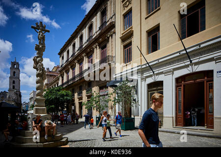 Hauptstadt Havanna Altstadt, Kuba, Kubanische Denkmal cross Pol auf San Francisco De Asis Platz in Stockfoto