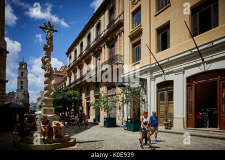 Hauptstadt Havanna Altstadt, Kuba, Kubanische Denkmal cross Pol auf San Francisco De Asis Platz in Stockfoto