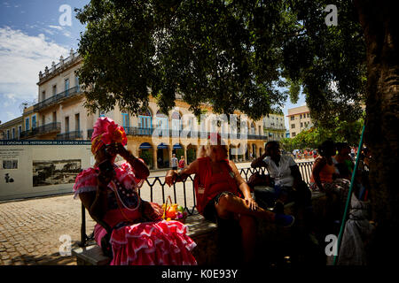 Die kubanische Hauptstadt Havanna, Kuba, Altstadt, im Park, an der Plaza de Armas. Stockfoto