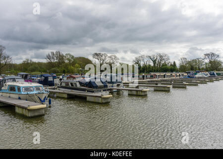 Weiß Mühlen Marina am Fluss Nene im Earls Barton, Northamptonshire, Großbritannien Stockfoto