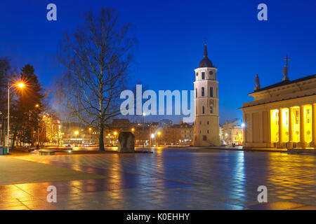 Domplatz in den Abend, Vilnius. Stockfoto