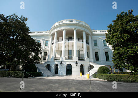 Washington, USA. 22 Aug, 2017. Hochauflösenden Ansicht der neu renovierten Schritte auf der südlichen Vorhalle des Weißen Hauses in Washington, DC am Dienstag, 22. August 2017. Credit: MediaPunch Inc/Alamy leben Nachrichten Stockfoto