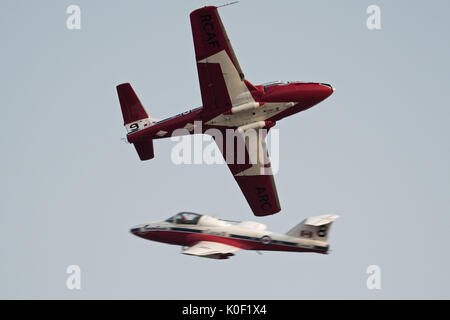 August 11, 2017 - Abbotsford, British Columbia, Kanada - Canadian Forces Snowbirds Antenne demonstration Team Piloten und ihre CT-114 Tutor Jets während der Abbotsford International Airshow, 11. August 2017 führen. (Bild: © bayne Stanley über ZUMA Draht) Stockfoto