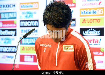 Japanischer Fußballspieler Atsuto Uchida wird als neuer Spieler der 1. FC Union Berlin Club in Berlin, Deutschland, 23. August 2017. Der japanische Spieler von Schalke 04 an die Berliner Club. Foto: Maurizio Gambarini/dpa Stockfoto