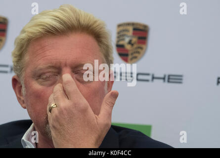 Deutschen ehemaligen Tennisprofi Boris Becker während einer Pressekonferenz durch den Deutschen Tennis Bund (DTB) am Römerberg in Frankfurt am Main, Deutschland, 23. August 2017. Foto: Boris Roessler/dpa Stockfoto