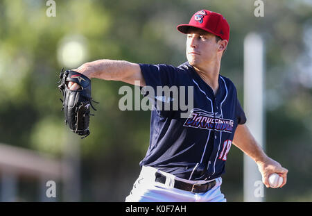 22.08.2017, Jacksonville, FL, USA: Jacksonville Jumbo Shrimps Krug mattes Tomshaw (18) im ersten Spiel eines MiLB baseball Doppelspiel gegen die Birmingham Barons in Jacksonville, FL. Jacksonville besiegt Birmingham 4 zu 3. Gary McCullough/CSM Stockfoto