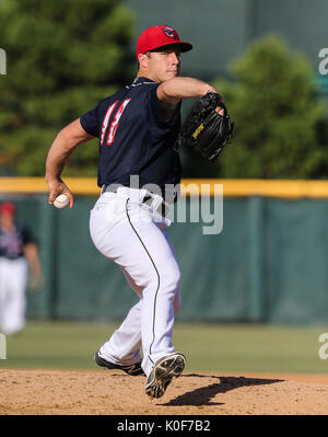 22.08.2017, Jacksonville, FL, USA: Jacksonville Jumbo Shrimps Krug mattes Tomshaw (18) im ersten Spiel eines MiLB baseball Doppelspiel gegen die Birmingham Barons in Jacksonville, FL. Jacksonville besiegt Birmingham 4 zu 3. Gary McCullough/CSM Stockfoto