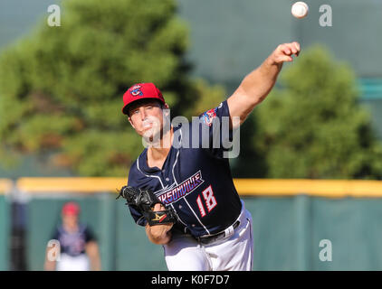 22.08.2017, Jacksonville, FL, USA: Jacksonville Jumbo Shrimps Krug mattes Tomshaw (18) im ersten Spiel eines MiLB baseball Doppelspiel gegen die Birmingham Barons in Jacksonville, FL. Jacksonville besiegt Birmingham 4 zu 3. Gary McCullough/CSM Stockfoto