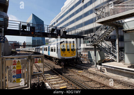 Thameslink Bahnhof Blackfriars aus dem Süden Stockfoto