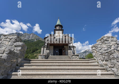 Das Denkmal Kirche des Heiligen Geistes in Javorca, Slowenien, der Gefallenen österreichisch-ungarischen Soldaten gewidmet, 1. Weltkrieg Memorial Stockfoto