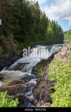 Die Kivach Kaskade Wasserfall. Es ist auf der Suna Fluss in der kondopoga Bezirk, Nordkarelien, Russland Stockfoto