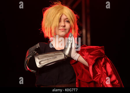 Sydney, Australien. 19. August 2017. Im Bild: Cosplay Wettbewerb & Catwalk: Fullmetal Alchemist: Brotherhood, Mathilda als Edward Elric. SMASH! Sydney Stockfoto