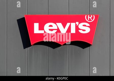 Merignac, Frankreich - Juni 5, 2017: Levi Strauss ist ein privat geführtes American Clothing Company ist weltweit bekannt für seine Marke Levi Jeans Stockfoto