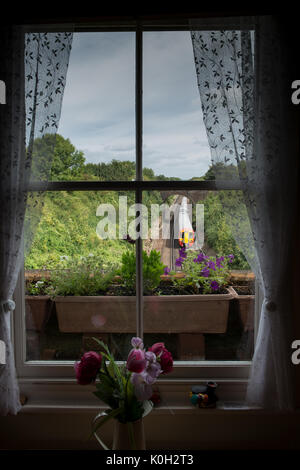 Dies ist ein einzigartiger Blick aus dem Fenster des kleinen viktorianischen Haus, Clayton Tunnel Nordportal in nördlicher Richtung. Stockfoto