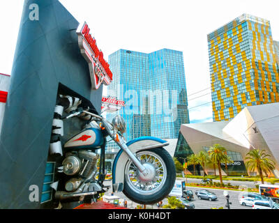 Las Vegas, Vereinigte Staaten von Amerika - Mai 05, 2016: Harley Davidson Cafe am 8. Juli 2013 in Las Vegas. Über 15 custom motorräder sind auf dem Display durch Stockfoto