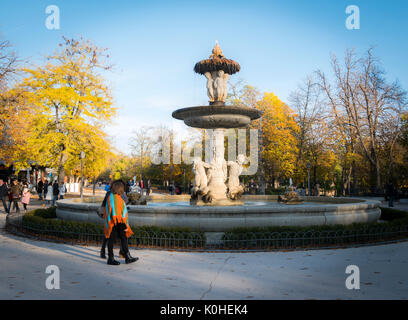 Fuente de la Alcachofa. Jardín del Buen Retiro. Madrid Hauptstadt. España Stockfoto