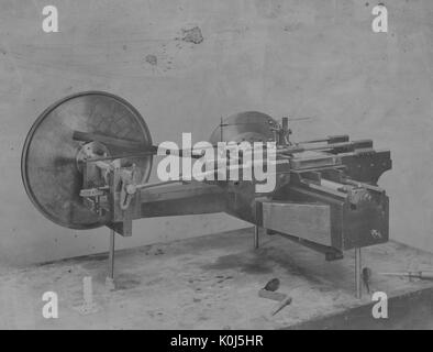 Ein Foto der Herrschenden Motor für Beugungsgitter erfunden von Henry Rowland, US-amerikanischer Physiker und ersten Lehrstuhl für Physik an der Johns Hopkins Universität, wo der Motor entfernt wurde. 1890. Stockfoto