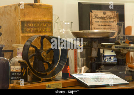 Apotheke Anzeige, die Oregon State Hospital Museum der psychischen Gesundheit, Salem, Oregon Stockfoto