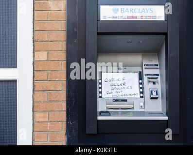 Barclays Bank: um ATM. Großbritannien Stockfoto