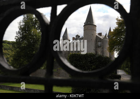 In Celles, in der Nähe von Dinant, die mittelalterliche Burg von Veves entfernt. Dinant, Belgien. Stockfoto