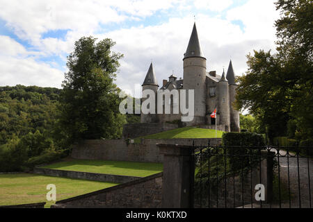 In Celles, in der Nähe von Dinant, die mittelalterliche Burg von Veves entfernt. Dinant, Belgien. Stockfoto